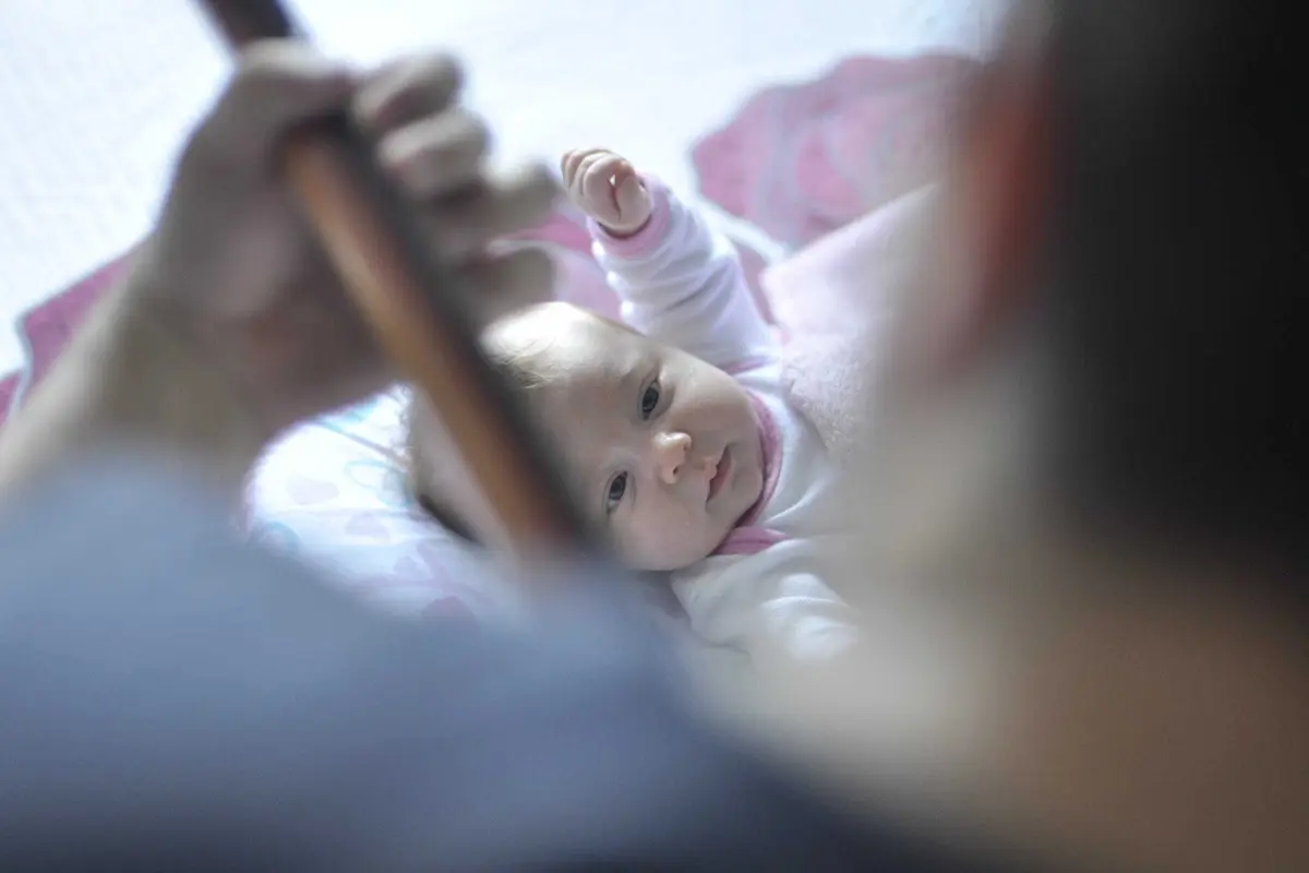 Созависимость: как родственники невольно поддерживают зависимость